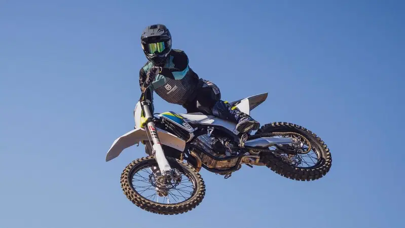 Husqvarna: le tassellate del brand a EICMA