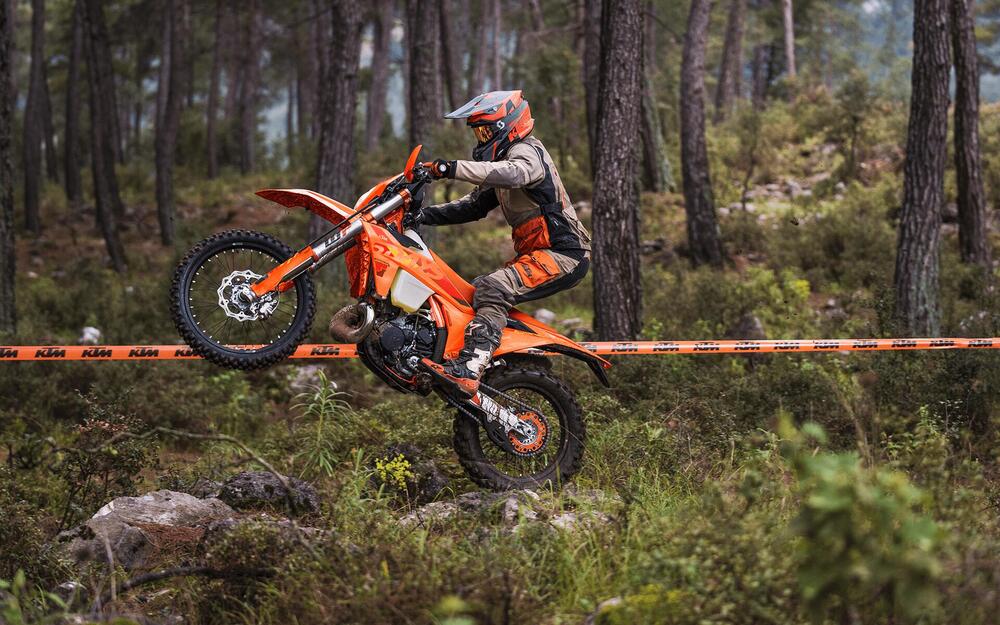 KTM EXC 250 Six Days (2025) (4)