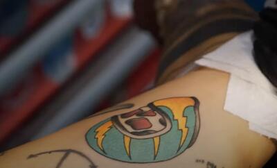 Moto e tatuaggi: un legame indissolubile [VIDEO]