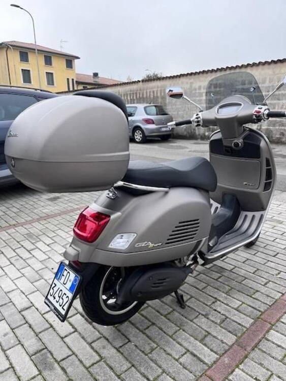 Vespa GTS 300 Super Tech (2023 - 24) (3)