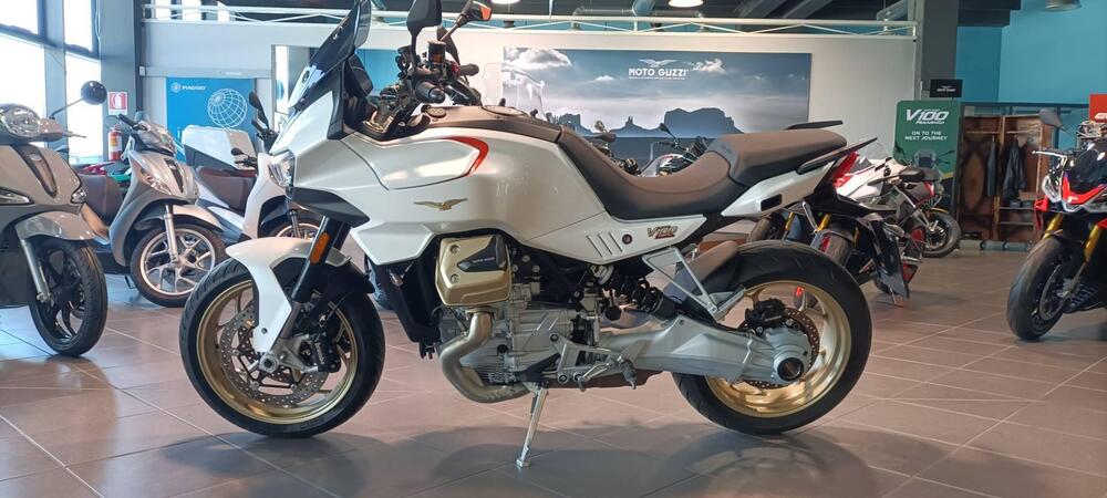 Moto Guzzi V100 Mandello (2023 - 24) (2)