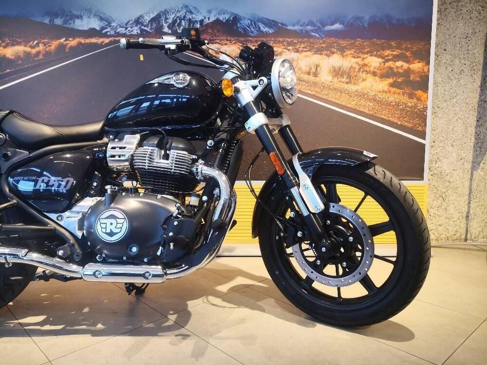 Royal Enfield Super Meteor 650 (2023 - 24) (4)