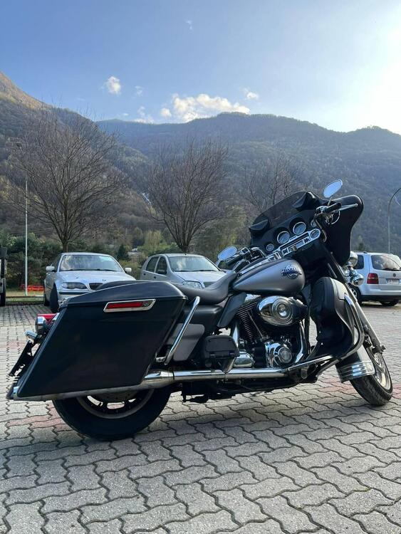 Harley-Davidson 1584 Electra Glide Ultra Classic (2007) - FLHTCU (3)