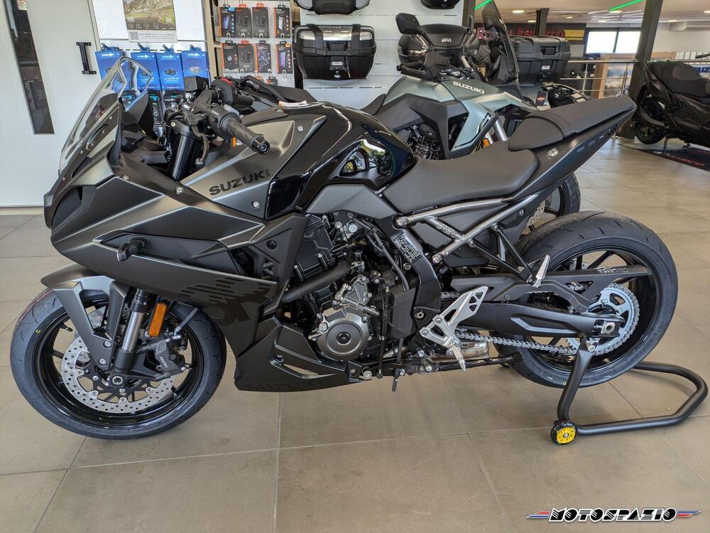 Suzuki GSX-8R (2024)