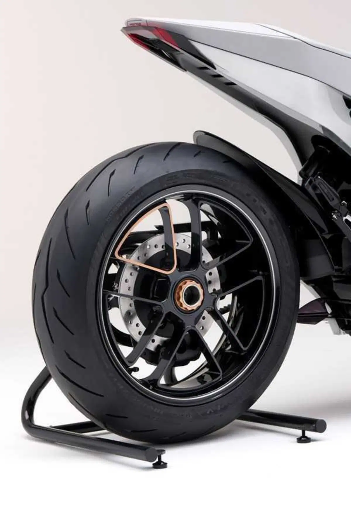 Honda porta a EICMA il Concept EV: uno sguardo verso il futuro! (9)
