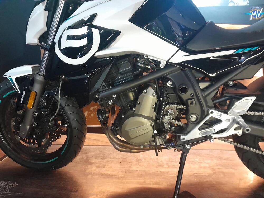 CFMOTO 650NK (2021 - 24) (3)