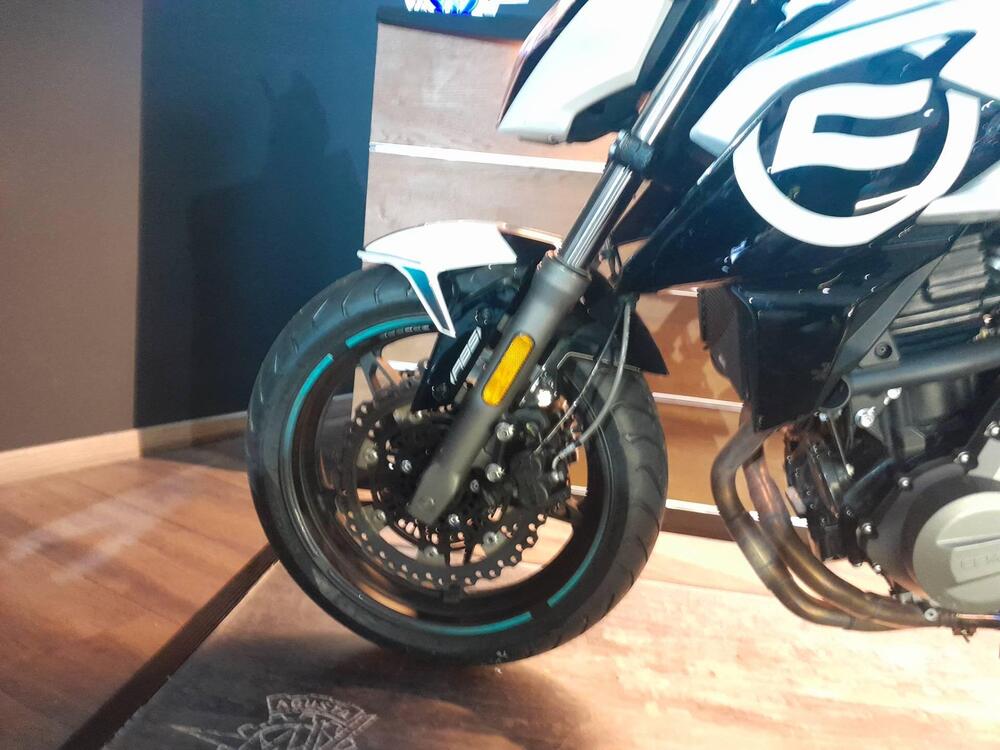 CFMOTO 650NK (2021 - 24) (4)