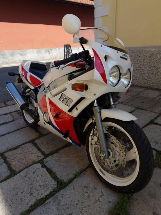 Yamaha FZR 600 (1989 - 90) (2)