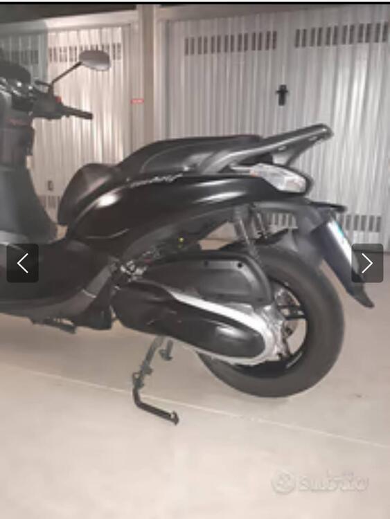 Piaggio Beverly 350 SportTouring ie ABS (2011 - 17) (2)