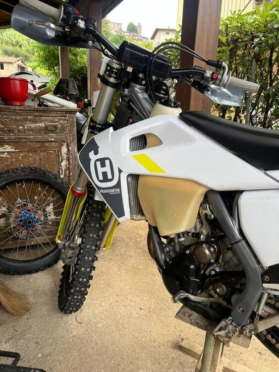 Husqvarna FE 350 (2022) (2)