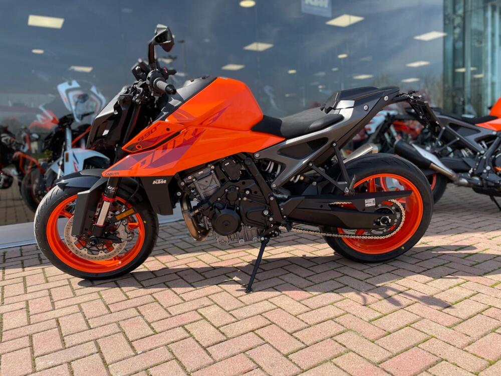 KTM 990 Duke (2024) (2)