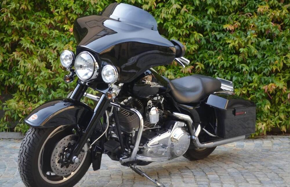 Harley-Davidson 1584 Street Glide (2007) - FLHX