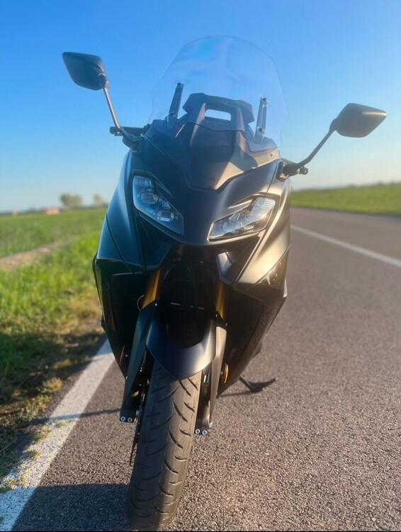 Yamaha T-Max 560 Tech Max (2022 - 24) (2)