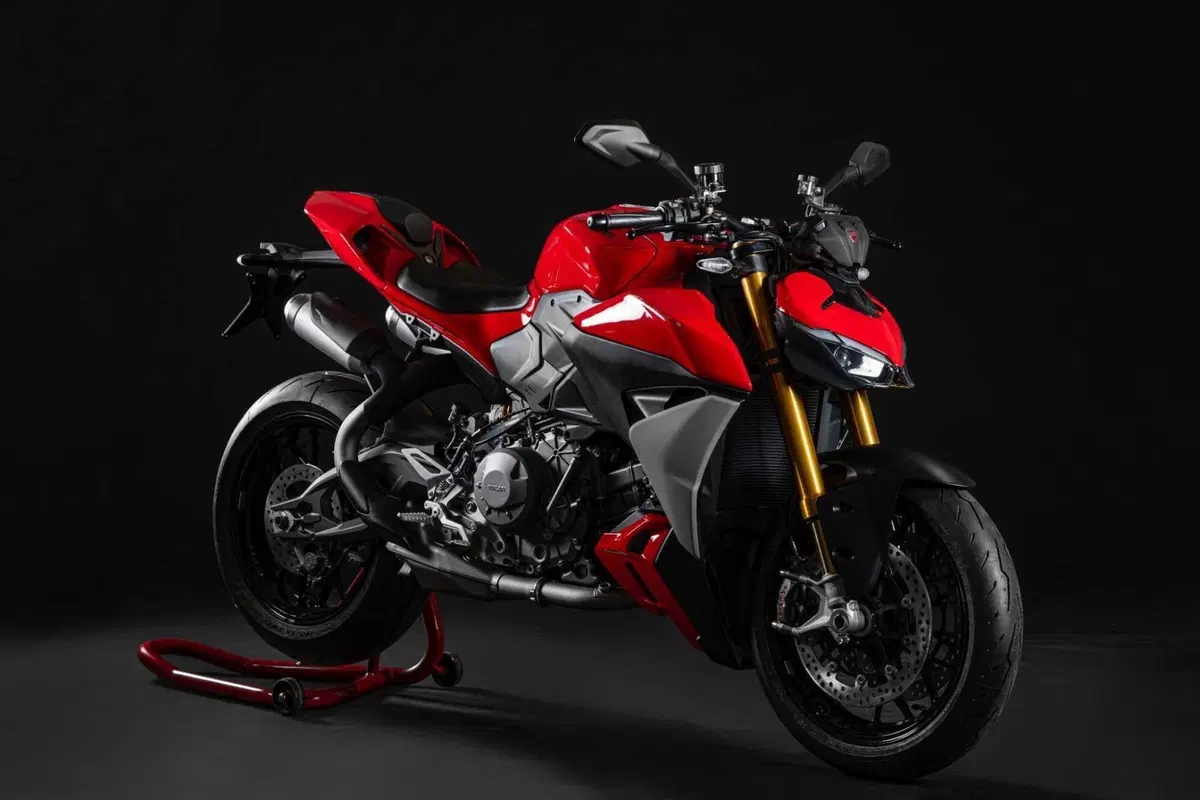 Eicma 2024: Ducati Streetfighter V2, 120 cv e tecnologia di alto livello