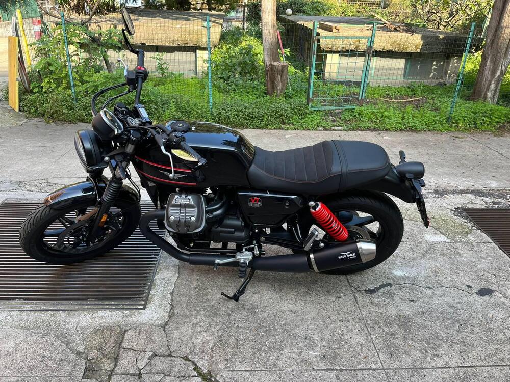 Moto Guzzi V7 Special Edition (2022 - 24)