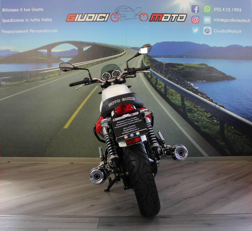 Moto Guzzi V7 Stone (2012 - 15) (4)