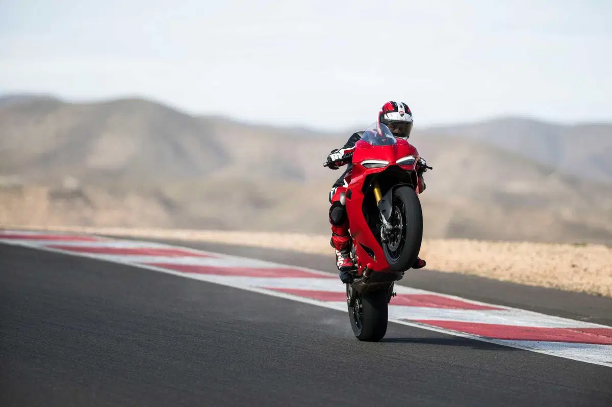 Eicma 2024: Ducati Panigale V2: meno peso, più emozioni  [VIDEO e GALLERY]