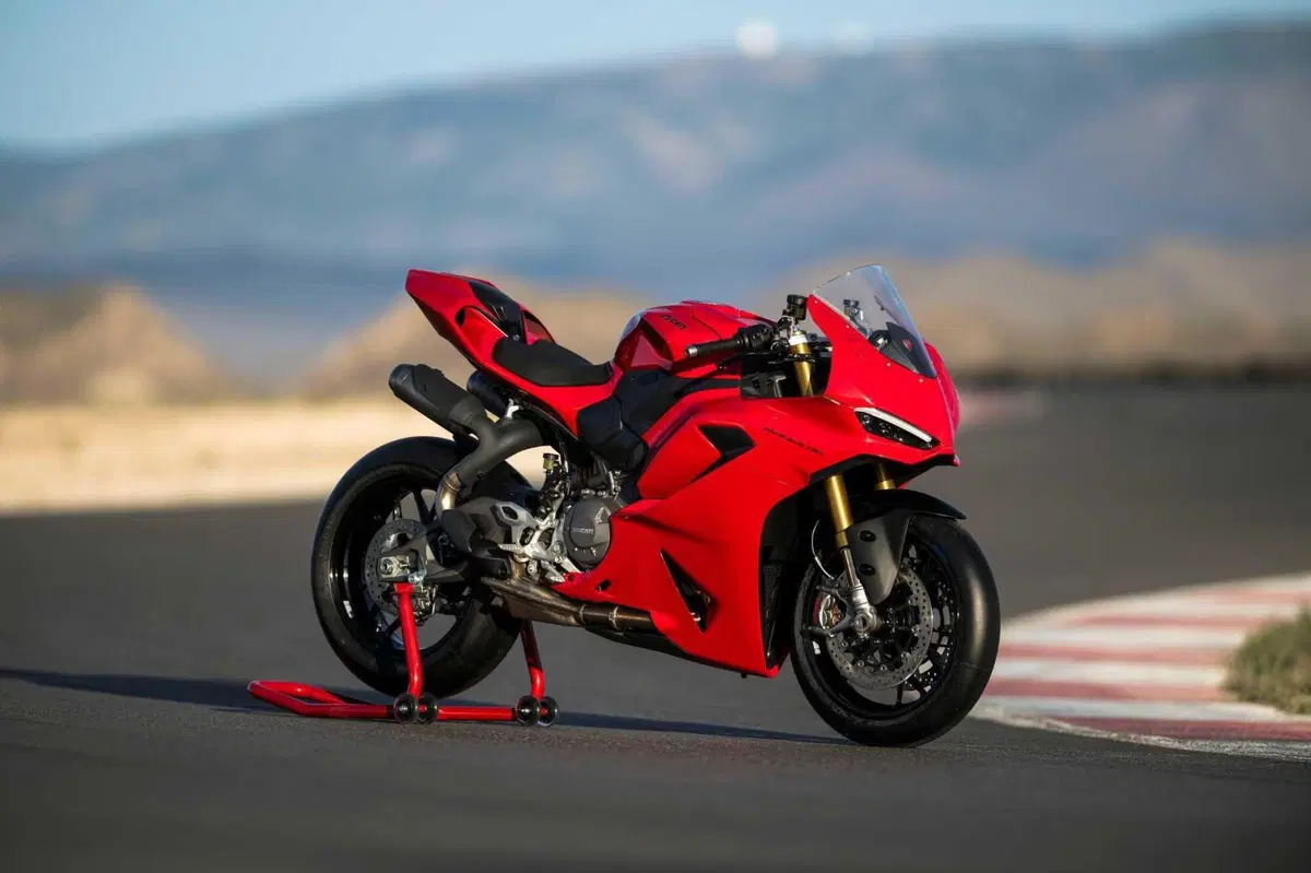 Eicma 2024: Ducati Panigale V2: meno peso, più emozioni  [VIDEO e GALLERY] (2)