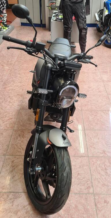 Benelli Leoncino 125 (2022 - 24) (2)