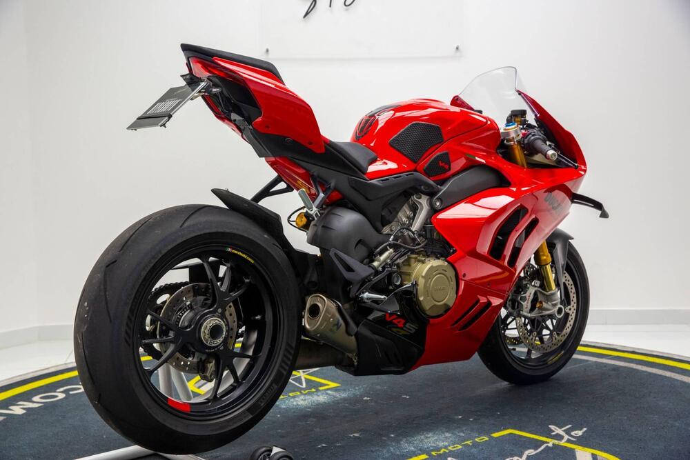 Ducati Panigale V4 S 1100 (2021) (3)