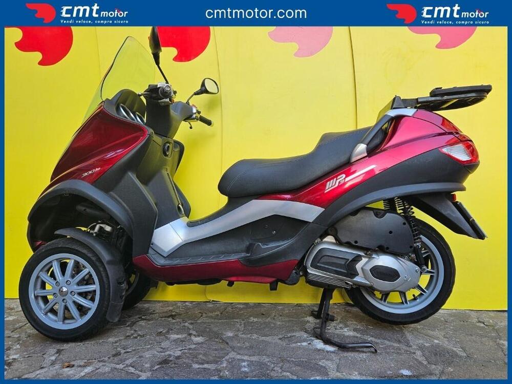 Piaggio MP3 300 (2010 - 11) (3)