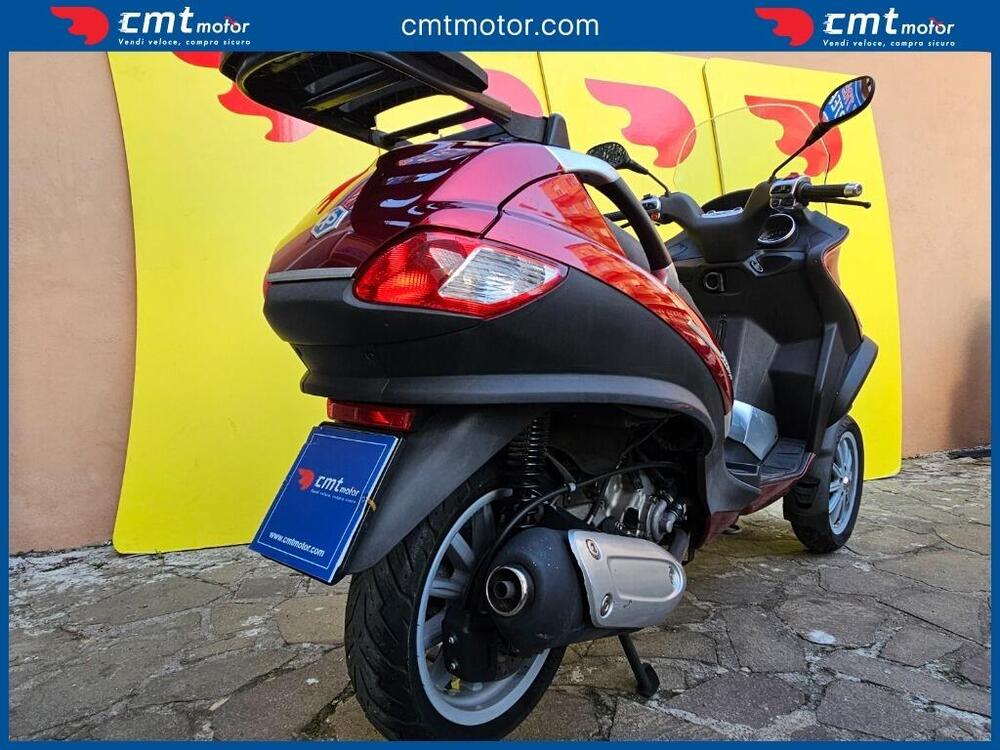 Piaggio MP3 300 (2010 - 11) (4)