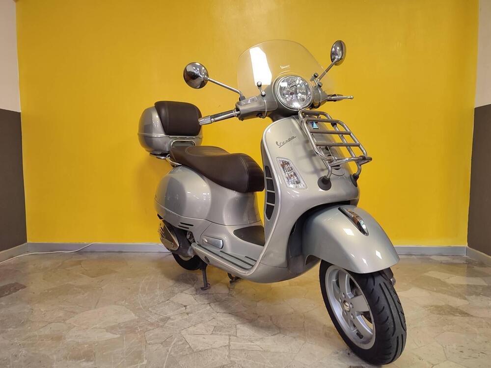 Vespa GTS 300 Touring (2010 - 13) (2)