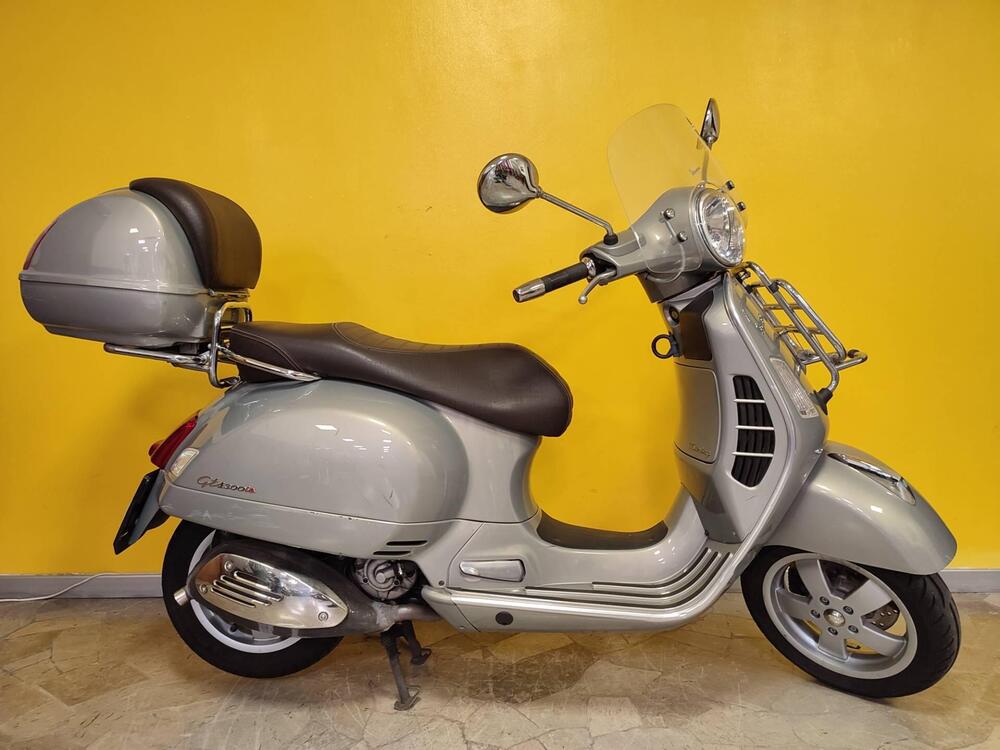 Vespa GTS 300 Touring (2010 - 13) (3)