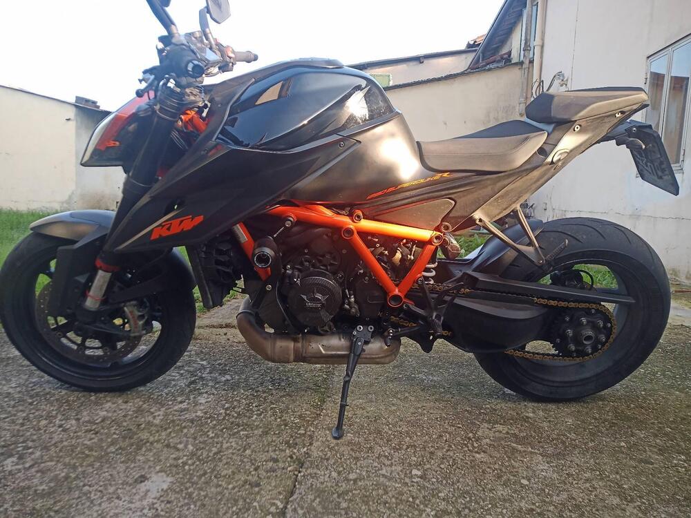 KTM 1290 Super Duke R (2020) (3)