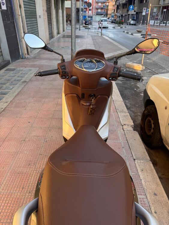 Piaggio Medley 125 ABS (2016 - 19) (4)