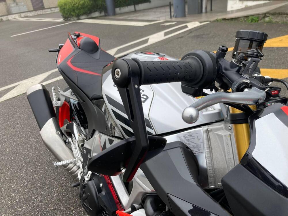 Aprilia Tuono 1100 V4 Factory (2017 - 18) (4)