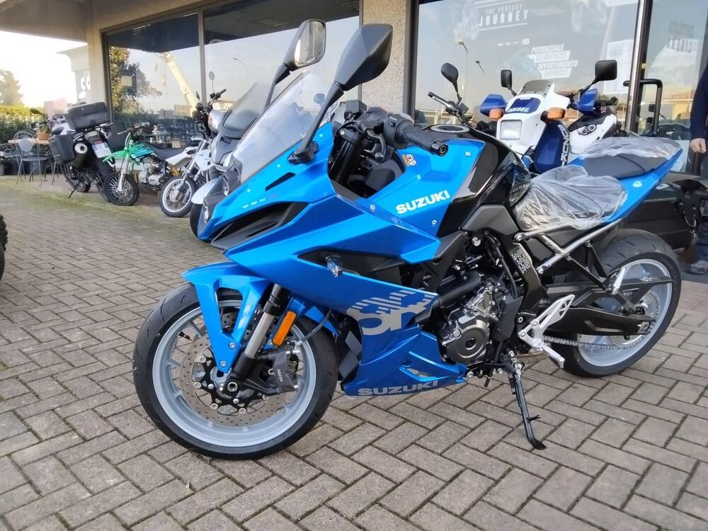 Suzuki GSX-8R (2024)