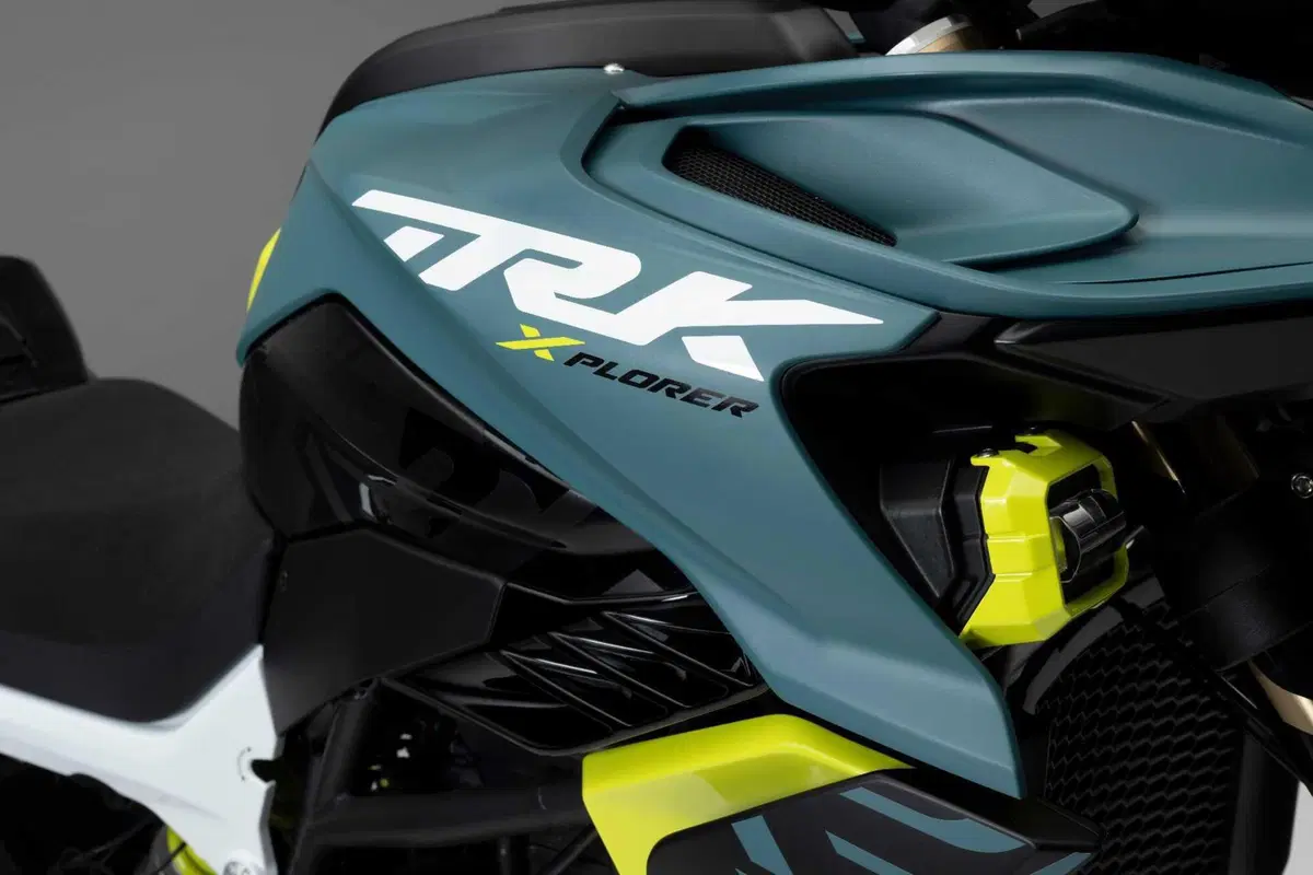 Benelli TRK 902 Xplorer Concept a EICMA 2024 [VIDEO & GALLERY] (10)