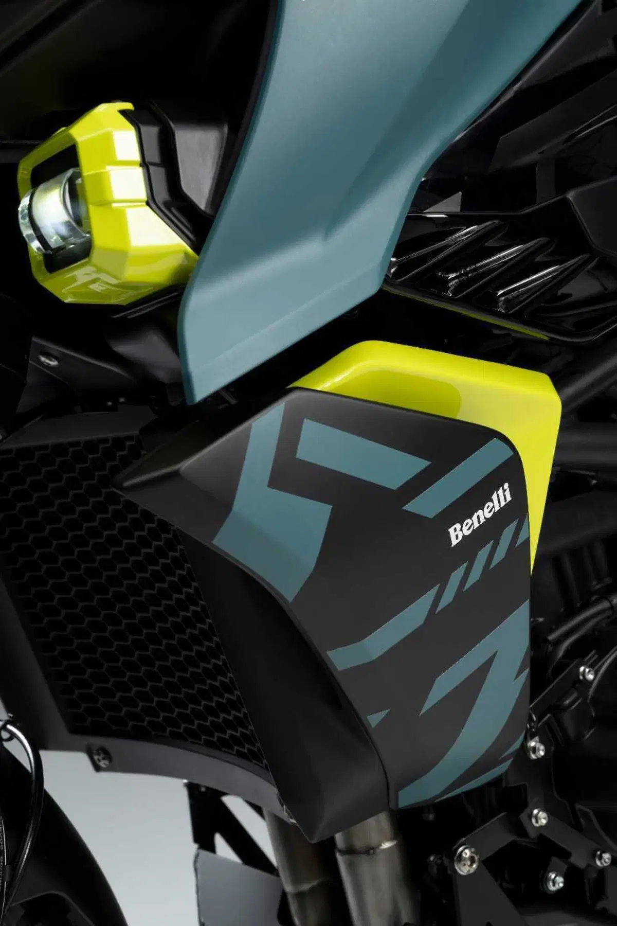 Benelli TRK 902 Xplorer Concept a EICMA 2024 [VIDEO & GALLERY] (16)