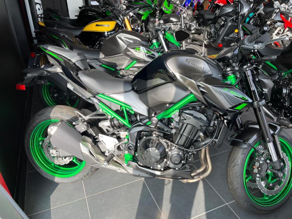 Kawasaki Z 900 (2021 - 24) (2)