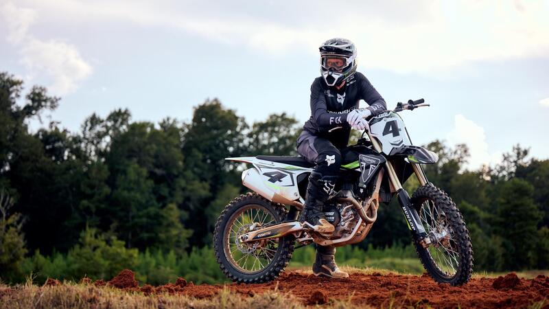 Triumph TF 450-RC. La nuova cross inglese arriva ad EICMA [VIDEO]