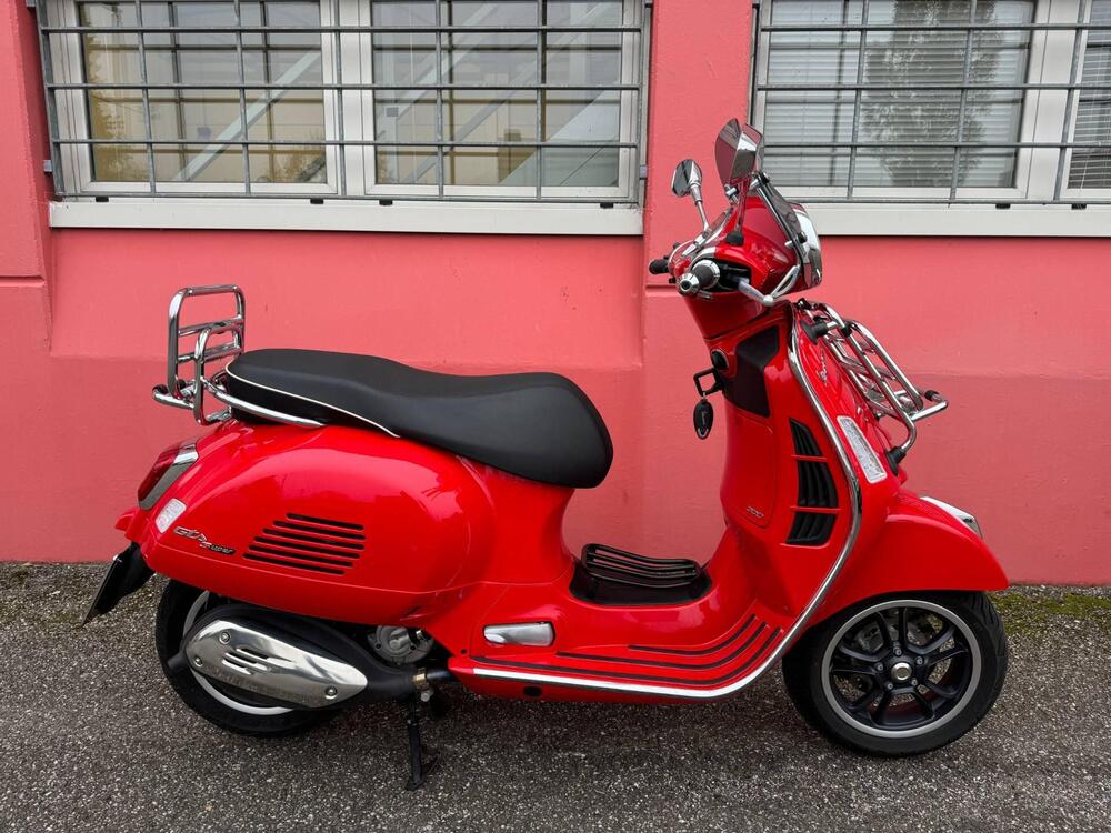 Vespa GTS 300 Super Hpe (2021 - 22) (2)