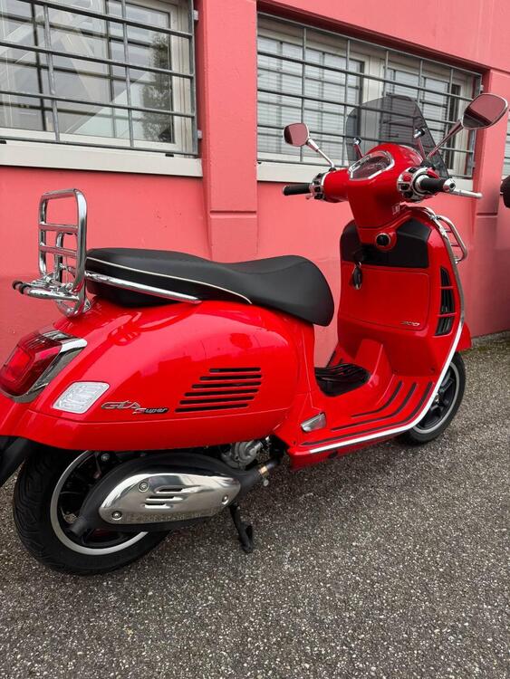 Vespa GTS 300 Super Hpe (2021 - 22) (3)