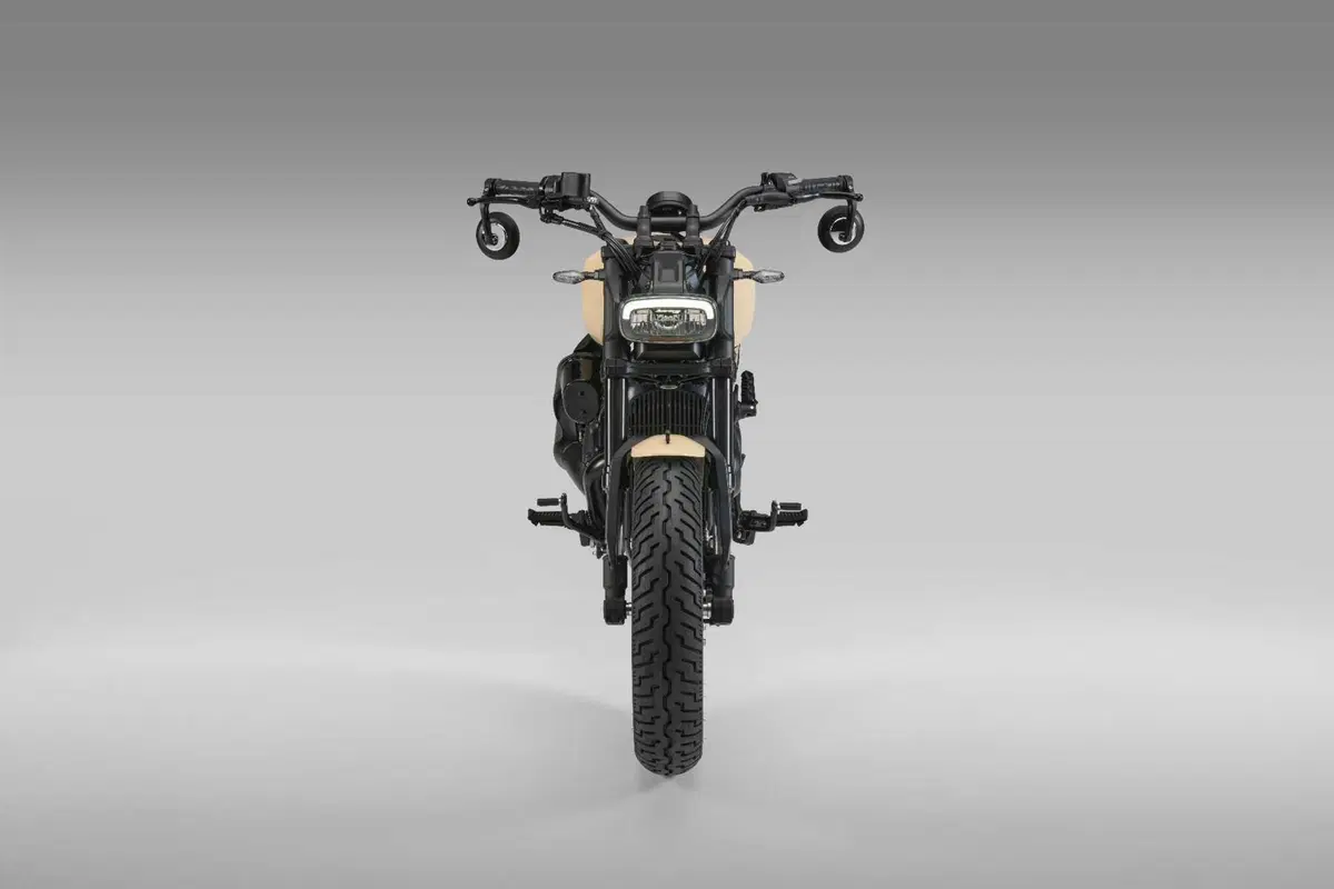 Benelli Leoncino Bobber 400 a EICMA 2024 (2)