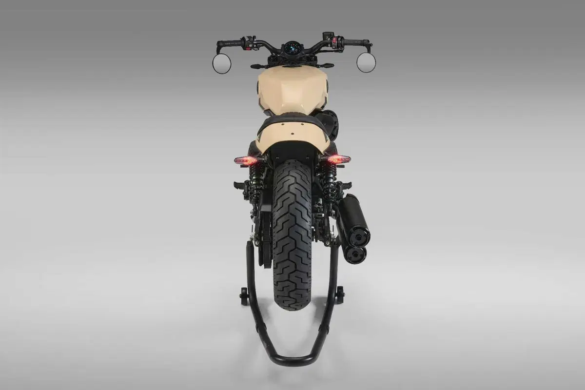 Benelli Leoncino Bobber 400 a EICMA 2024 (5)