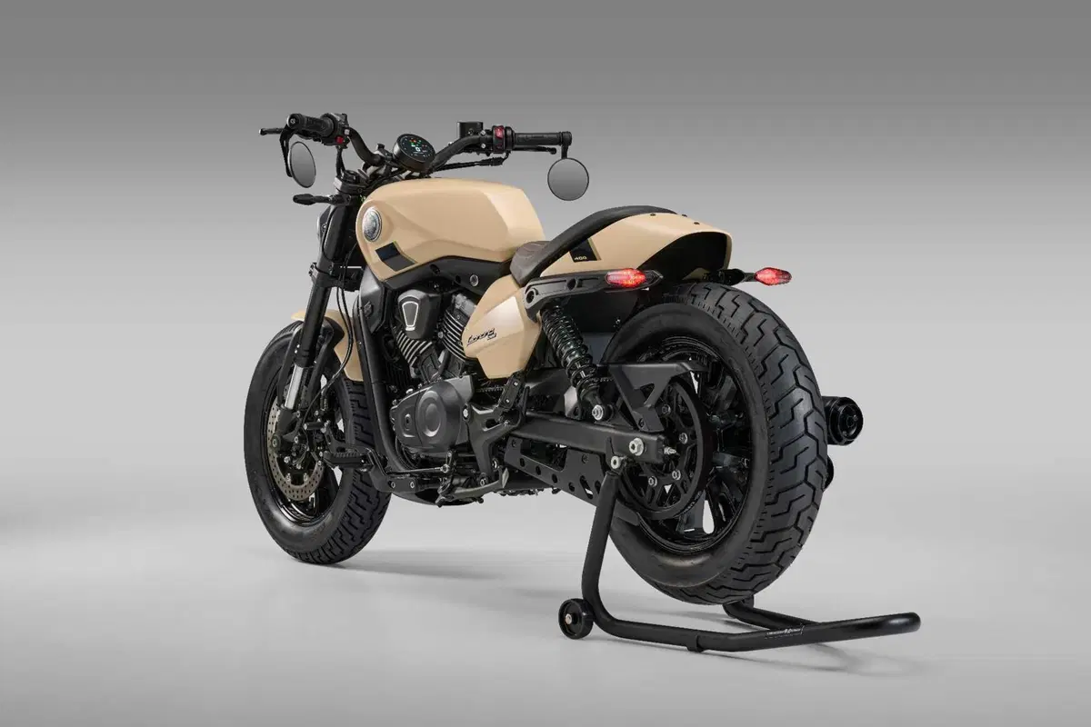 Benelli Leoncino Bobber 400 a EICMA 2024 (6)