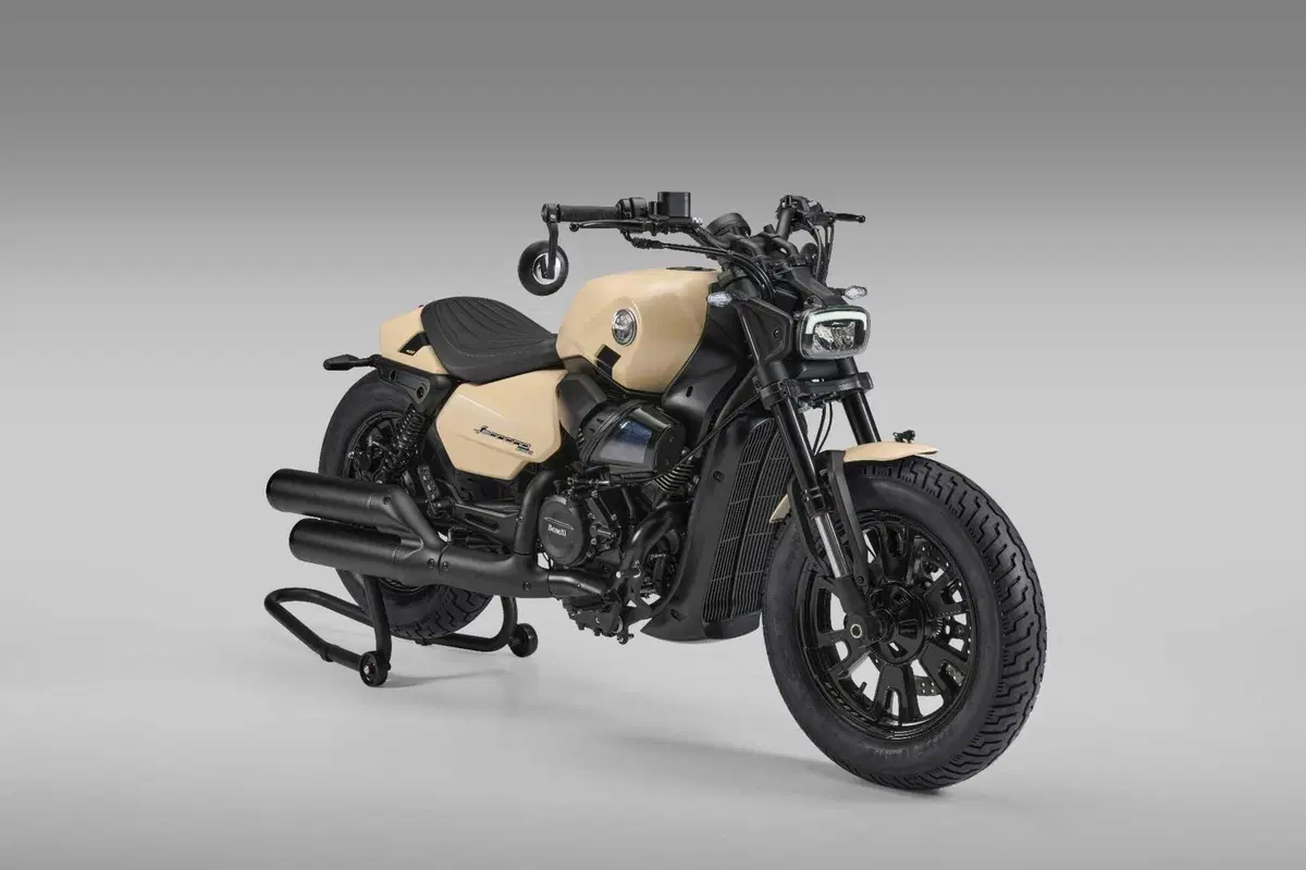 Benelli Leoncino Bobber 400 a EICMA 2024 (9)
