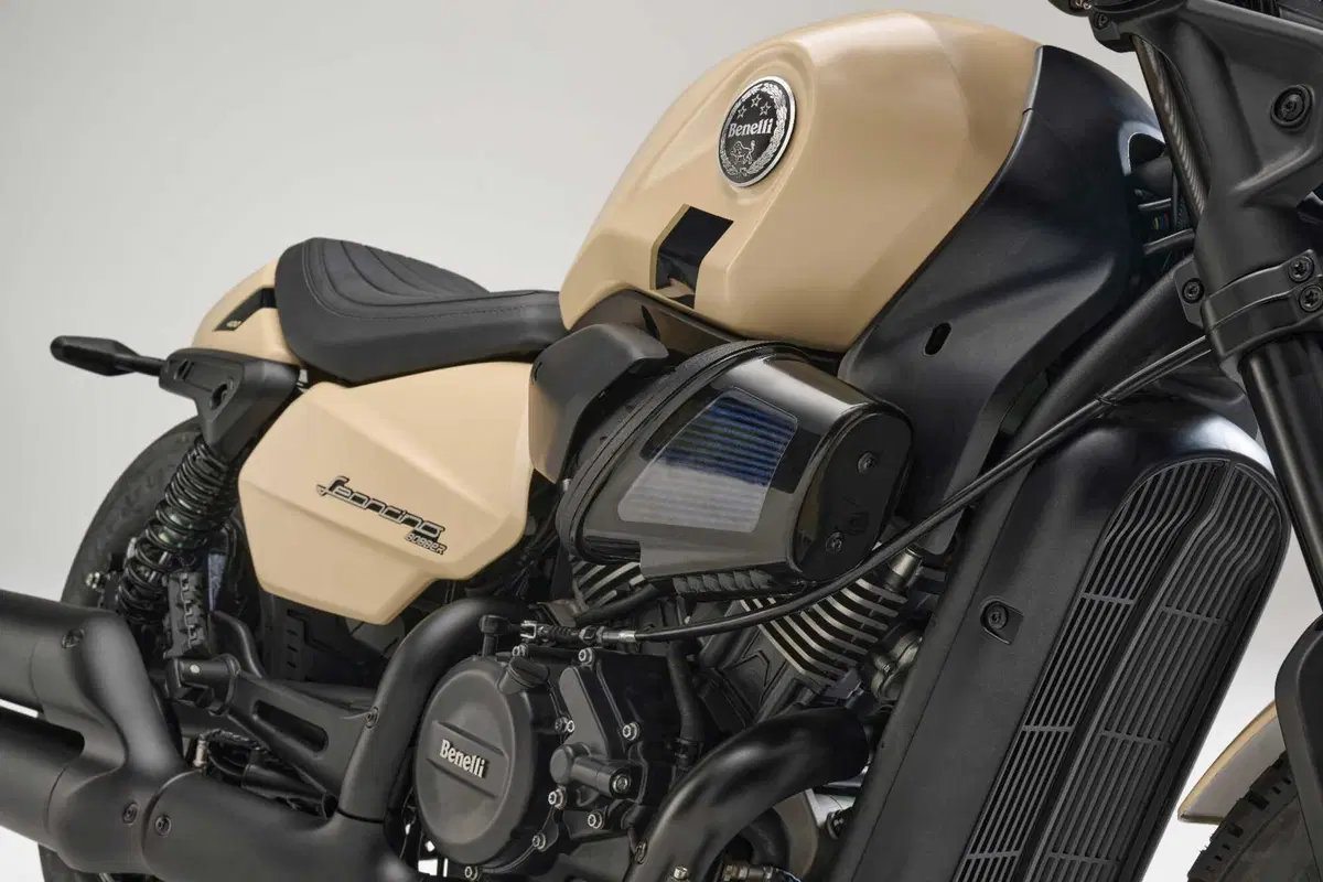 Benelli Leoncino Bobber 400 a EICMA 2024 (15)