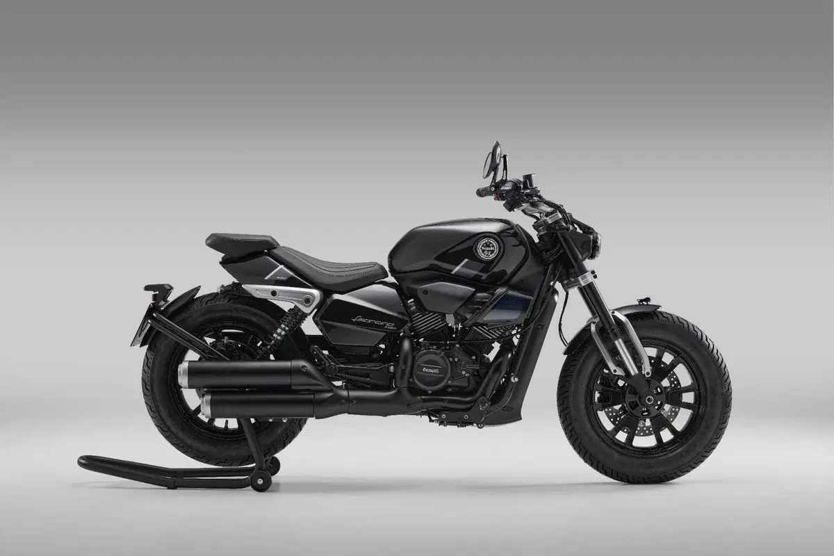 Benelli Leoncino Bobber 400 a EICMA 2024 (23)