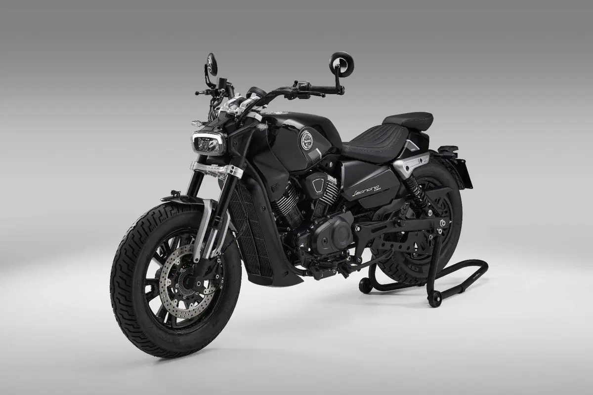 Benelli Leoncino Bobber 400 a EICMA 2024 (26)