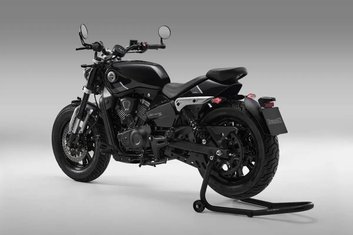 Benelli Leoncino Bobber 400 a EICMA 2024 (28)