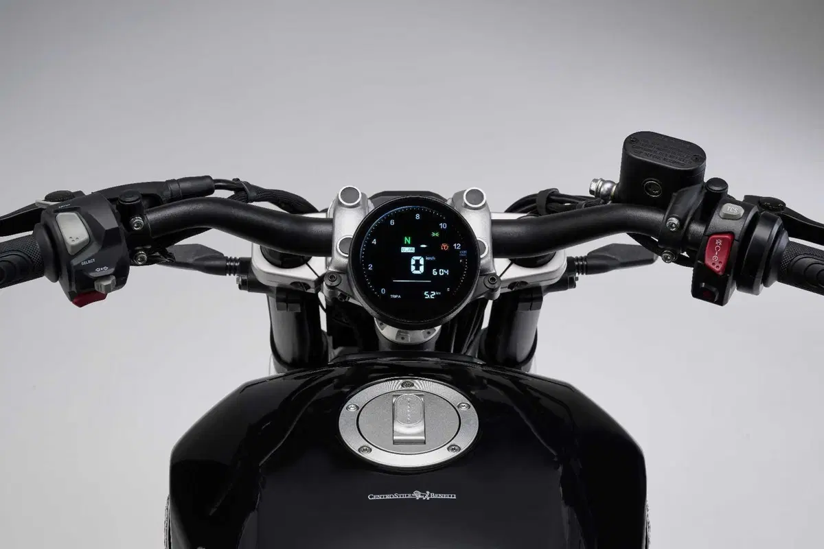 Benelli Leoncino Bobber 400 a EICMA 2024 (43)