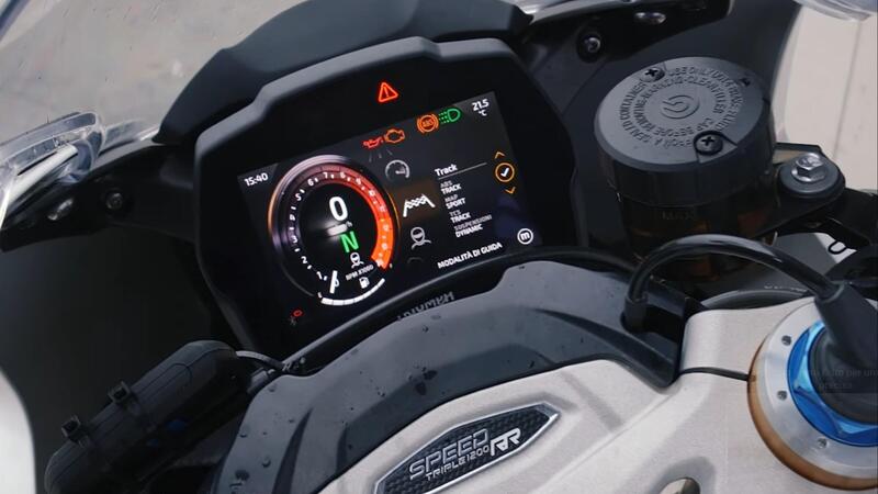 Come funziona e come si interviene sulla strumentazione della Triumph Speed Triple RR?  [VIDEO]