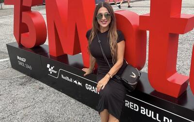 Selen, Luce Caponegro: &ldquo;La mia MotoGP! Mi piace Bagnaia. Tra Marquez e Rossi scelgo Valentino!&rdquo; [VIDEO] 