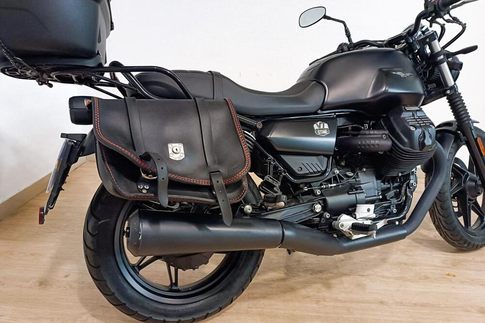 Moto Guzzi V7 850 Stone Special Abs (2021) (4)